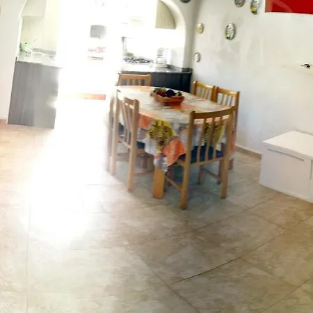 Sunny, 3-bedroom House In Oropesa With A Furnished Terrace And Sea Views - 20... Apartment Oropesa del Mar