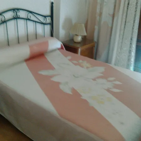 Sunny, 3-bedroom House In Oropesa With A Furnished Terrace And Sea Views - 20... *